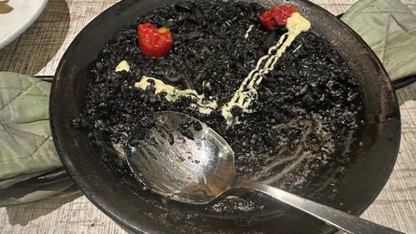 イカ墨のパエリア
